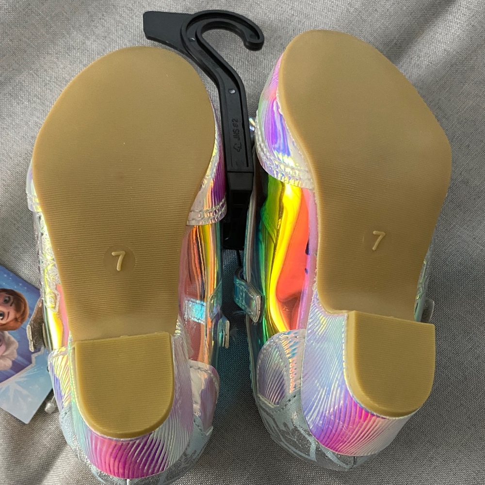 Disney Frozen Iridescent Dress Shoes - Picture 10 of 11